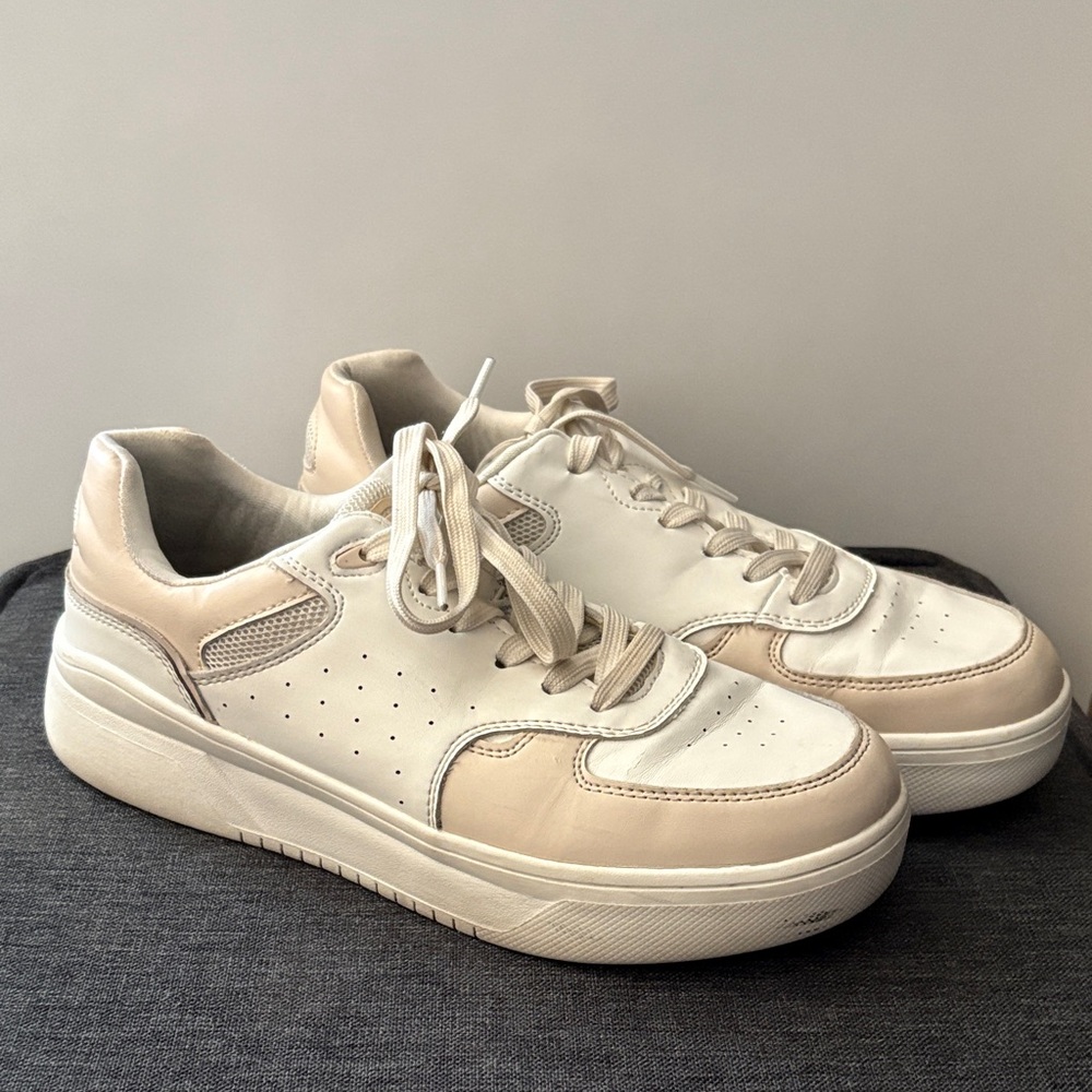 Red Women's Beige and White Sneakers